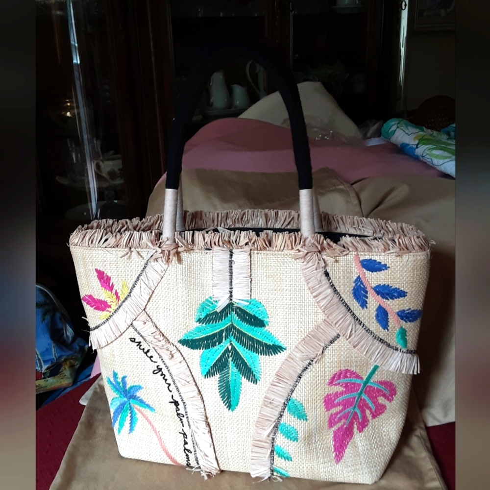EUC Stella & Dot Antibes Palm Tote